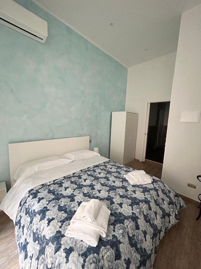 Savastano House Duomo Hotel เนเปิลส์ ภายนอก รูปภาพ