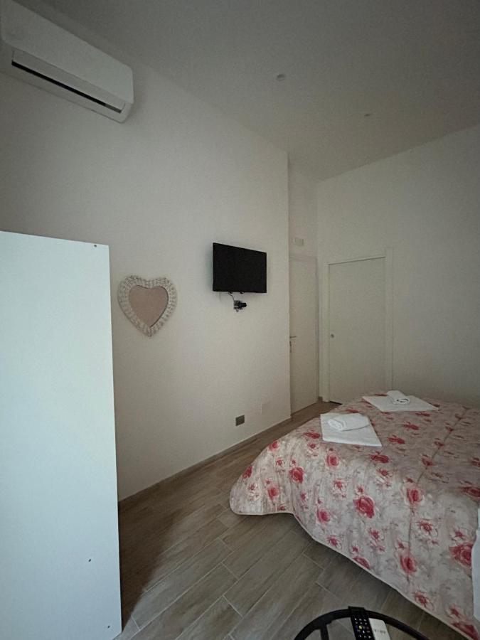 Savastano House Duomo Hotel เนเปิลส์ ภายนอก รูปภาพ